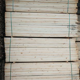 厂家直销俄罗斯樟子松方木加工厂 定制建筑方木 工程建筑木材方木